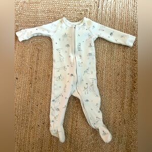 Pehr 6-12month sleeper EUC no stains